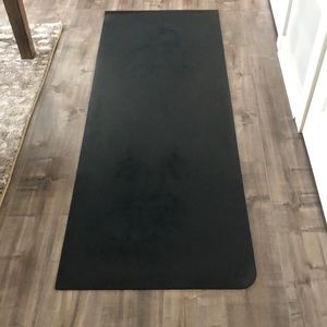 Black 5 MM Lululemon Yoga Mat